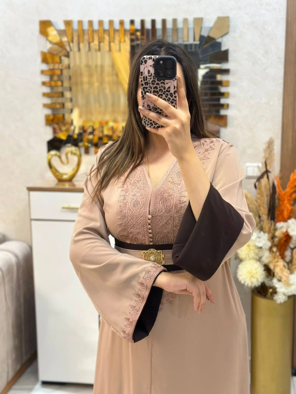 قفطان بالمضمة مخدوم بالطرز او لعقاد
Cafton avec ceintur
L xl xxl 3xl

توب كريب روزة
توصيل  لجميع المدن قلبي عاد خلصي 🚚🚚🚚🚚


**إذا كنت صاحب هذا الإعلان وتريد حذفه لأي سبب، رجاءا أرسل رسالة إلى الدعم الفني**