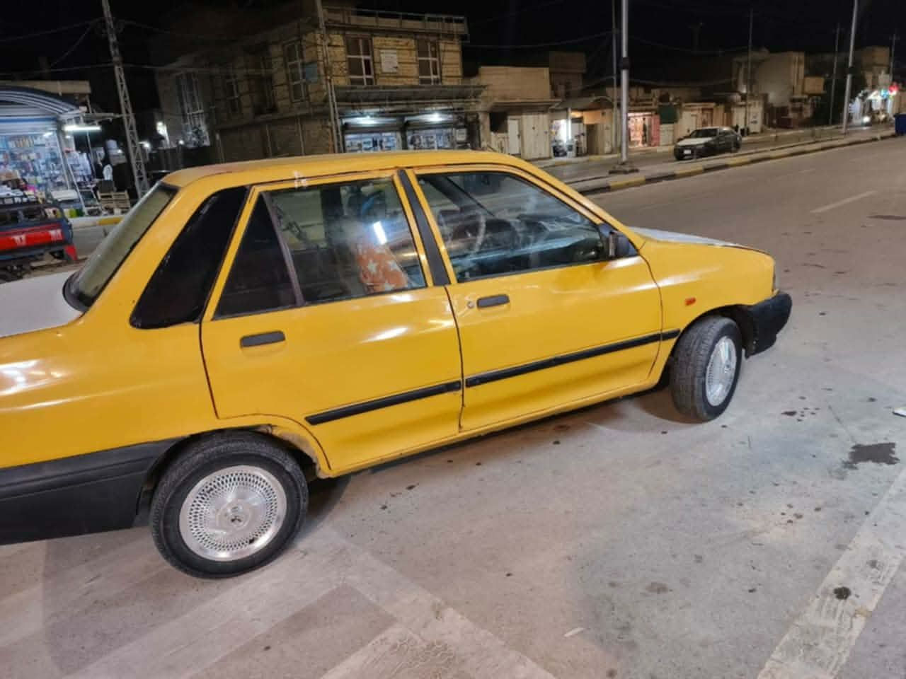 السلام عليكم سايبه للبيع موديل2012جاهزه حداديه وكهربائيات كل شغاله حداديه وره وكدام وتخم تاير وباتري جديد مكفوله من الضربه والصبغ رقم ذي قار راعيه بلديواني تريد وكاله تريد تحويل مطلوبه 300غرامات تريد عليك تريد عليه 
السعر15وبيه مجال للشراي 
مكلف بلنشر ***********
