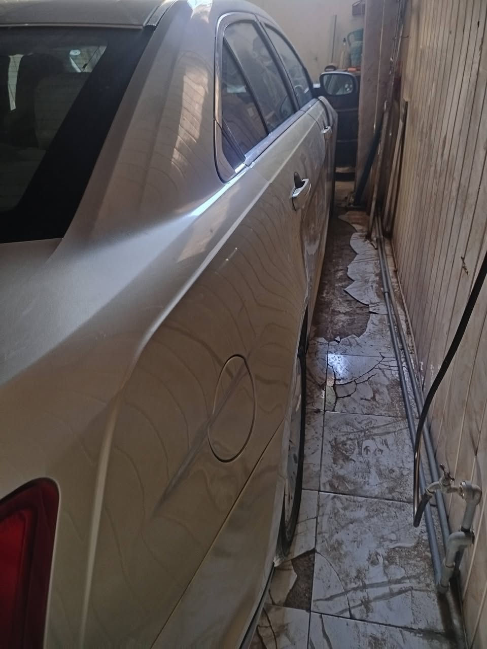 السلام عليكم تورس 2010 امريكي رقم اربيل باسمي بيه اربع قطع صدر خلفي وامامي ومشط وبور جديد قبل شهر بدلتهن تبريد شغال مكان السياره حله *********** للبيع السعر 88 ورقه قابل للتفاوض .
