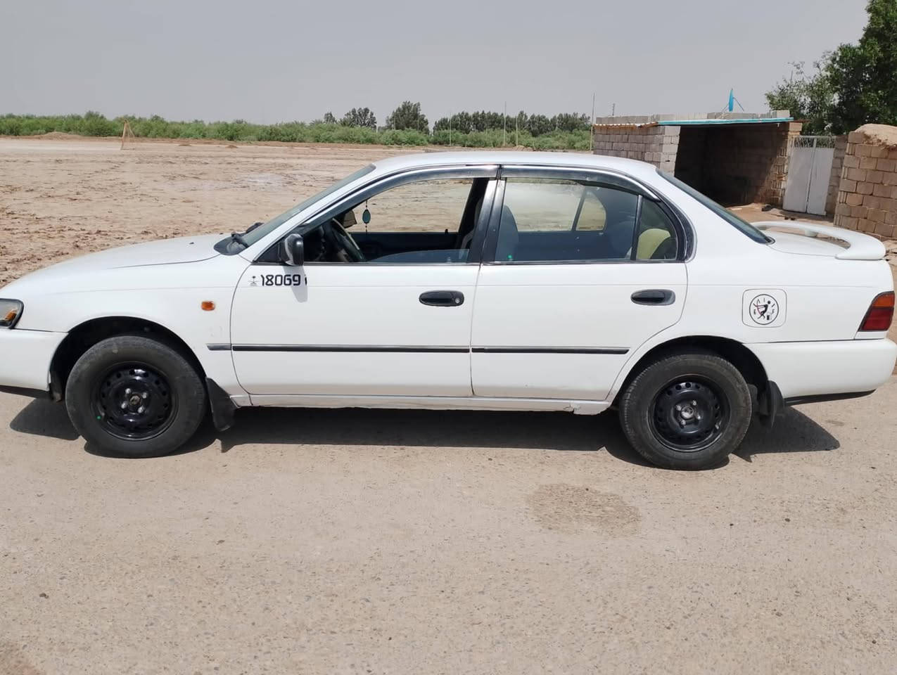 سيارة كورلا للبيع موديل 92 لون ابيض كير ومكينة مكفولات تبريد شغال عوزة بس غاز باسمي السيارة مكينة١٦٠٠ عنواني واسط قضاء الحي رقمي ***********
