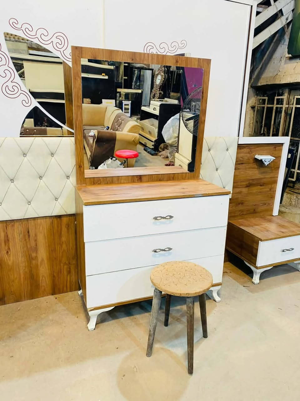 غرفة نوم تركي
مستعمل نضيف 
تتكون من 5 قطع
 والسادسة هدية طابورية
نضافة 90/95%💯
السعر 👈450👈 ألف فقط
مع نقل وشد داخل بغداد مجاني


**إذا كنت صاحب هذا الإعلان وتريد حذفه لأي سبب، رجاءا أرسل رسالة إلى الدعم الفني**