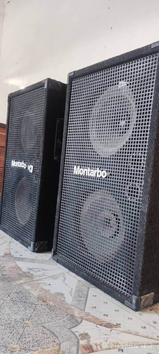 سلام عليكم
زوج ثنائي نضافتهن موضحه بالصوره شغل درجه اوله ملف اصلي وجهين لبتين ايطالي ولبتين اسوار عنوان سوق الشيوخ ***********
