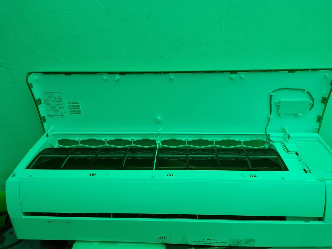 السلام عليكم سبلت نيونيفا طنين بعده جديد ما مشتعل ولا ثانيه كسر صندوق بدون كارتونه سبلت توسوت طن وربع انفيرتر بعده جديد لاستفسار ع رقم ***********
