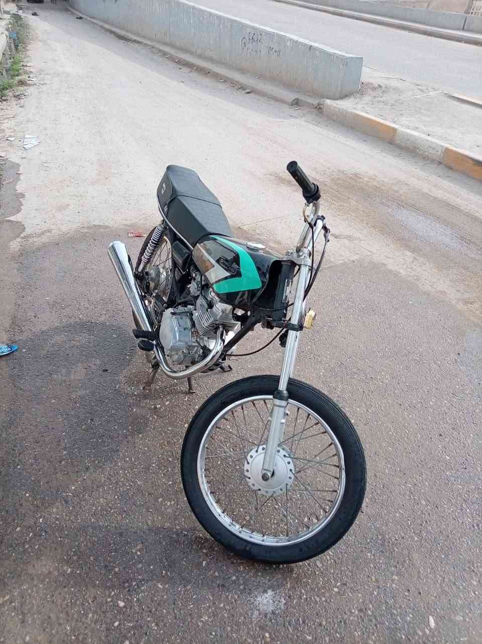 دراجه ايراني اوراق اصولي السعر600وبيه مجال حك الجيه الموشراي لايكسر بسعره رقم الهاتف ***********
