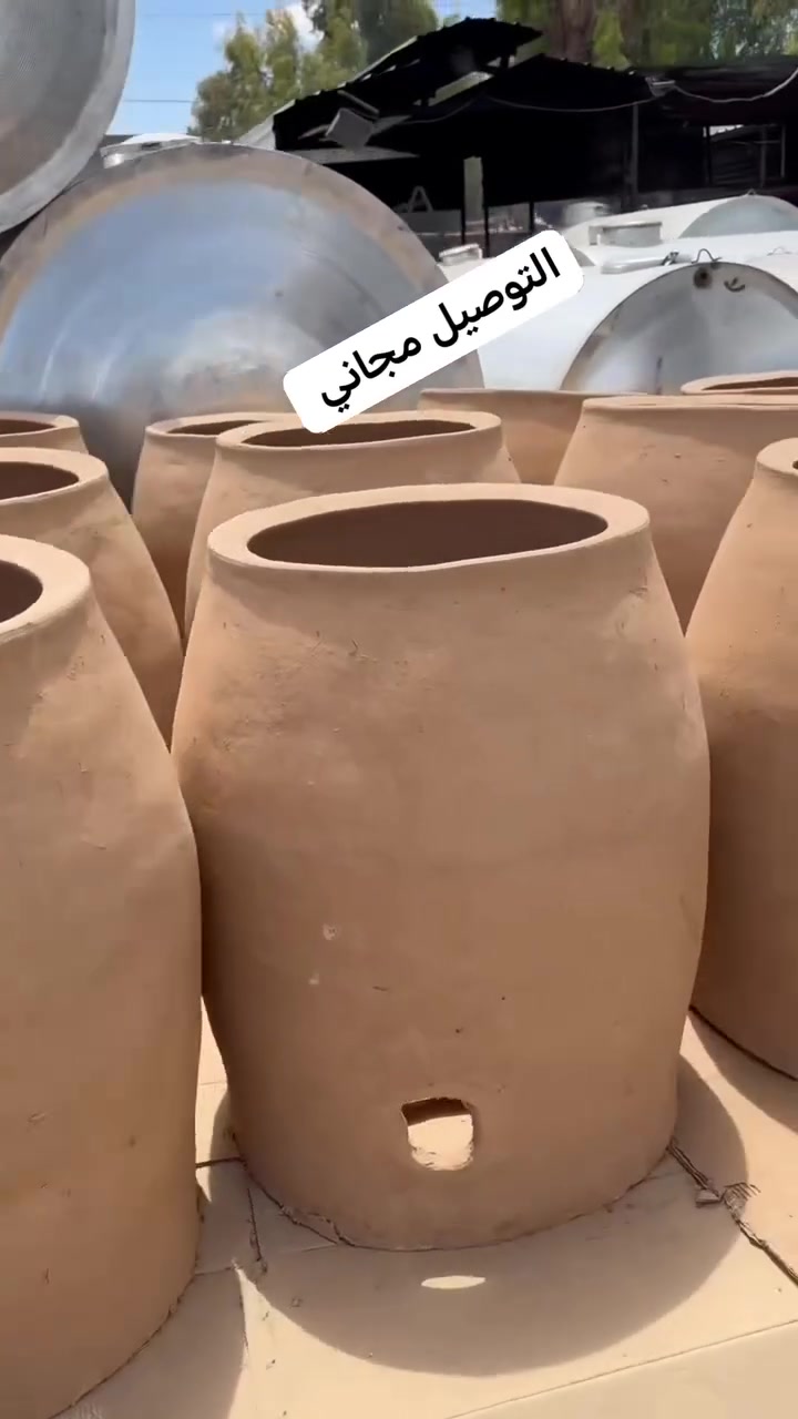 تنور طين عراقي واصل الباب بيتك التوصيل يشمل داخل اربيل فقط
*********** 👉🏻 للتواصل على الواتساب
يستخدم للخبز وشوي السمك والدجاج
السعر 60 التوصيل مجاناً
