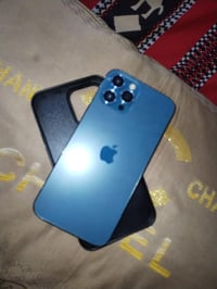 شباب ايفون 12برو ماكس ثاكره 256بطاريه 94بطاريه مبدله ول بصمه وج متشتغل...