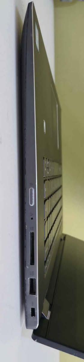 السلام عليكم 
لاب توب لينوفو flex 5 مواصفات كوراي 7 الجيل الثامن
 الرام 8
 الهارد 256  ssd
 شاشه حجم 15.6
 كار شاشه خارجي نيفيديا
 لاب توب نظيف وخالي من اي مشاكل
يشغل جميع البرامج الهندسية واغلب الالعاب
 شاشه عاليه الدقه 
 بصمه وكيبورد ضوئي وجميع المنافذ من ضمنها تايب سي
 السعر  350 الف قفل
 مكاني بغداد الامين الثانيه
 رقم الهاتف *********** بغداد, العراق
