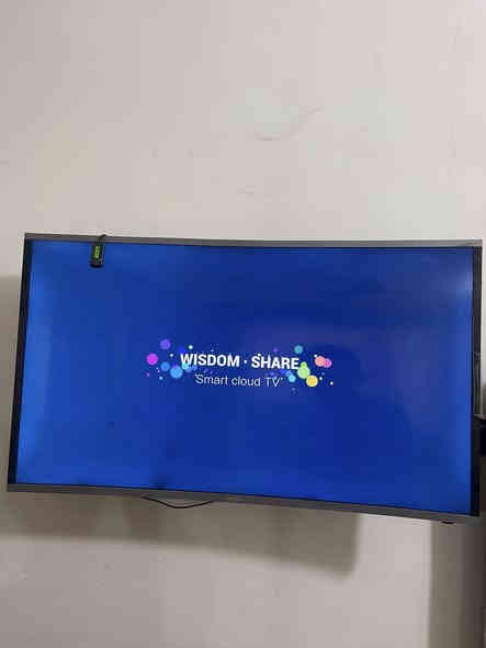 السلام عليكم شاشه مقوسه حجم ٤٣البيع السعر ٢٠٠الف العنوان بغداد الشعله حي الجوادين شاشه جدا نضيفه وتكنيك وربط بالجهاز شاشه ديكو الاستفسار ***********
