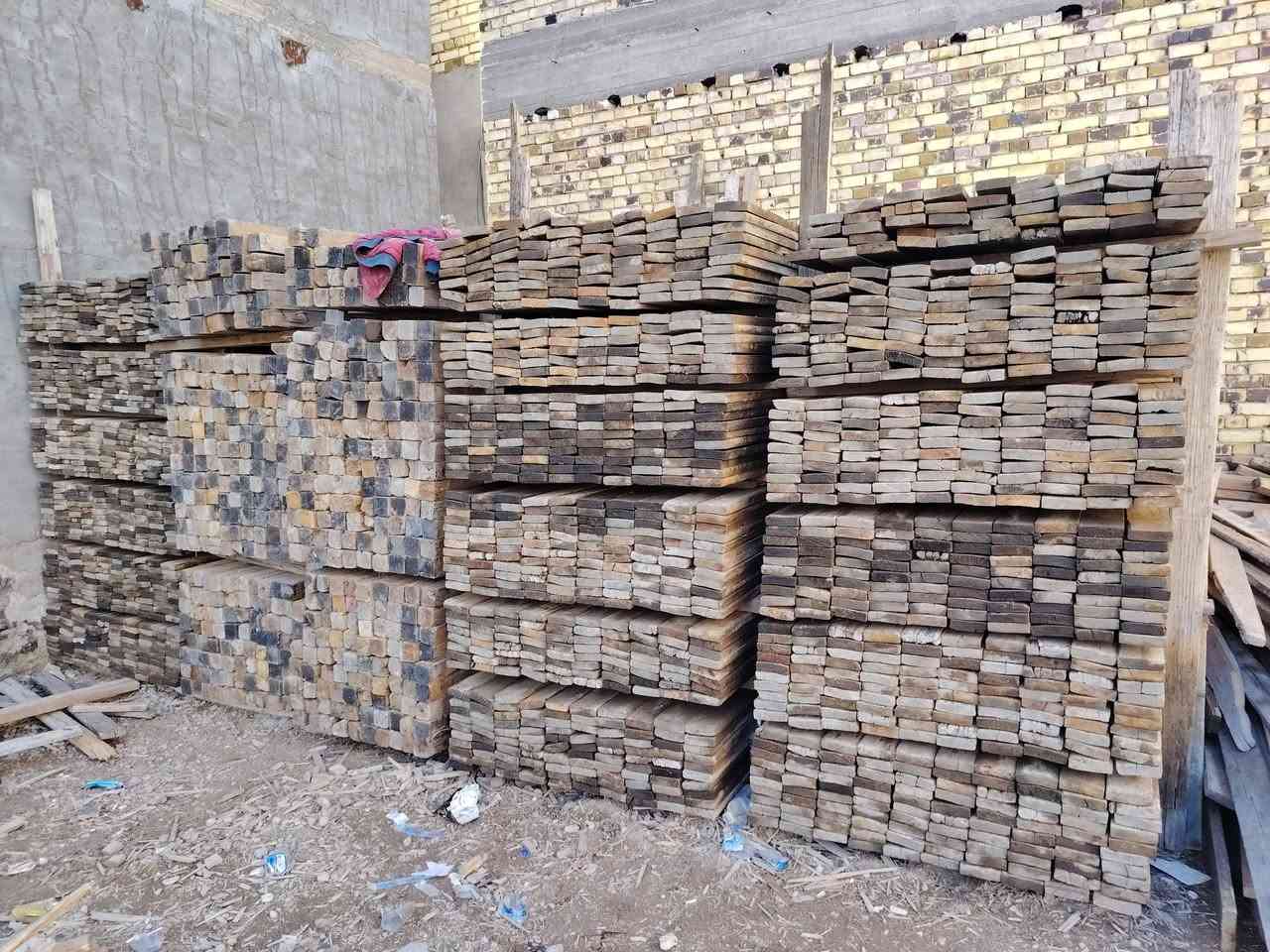 للبيع
قالب خشب روسي نظيف
عدد 20 مكعب
عنوان الحلة المركز
اتصال هاتف ***********
