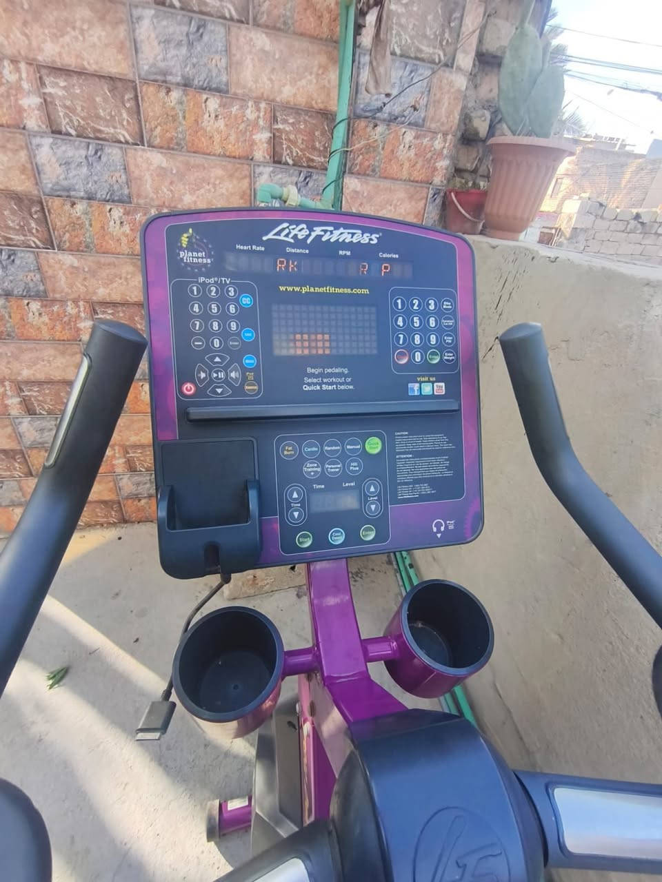 بايسكل الايف فتنس شغال عل فحص
اخو جديد بدون اي ضرر او تصليح 
سعره425الف وبي مجال للشراي 
جهاز جري مستعمل اقل شهرين نضيف 
يتحمل وزان 150كيلو نضام جبلي دبل مطور 
كامل موصفات مع جهاز تكسير شحوم سعره325
عنوان بغداد جسر ديالى قديم توصيل موجود وعل فحص  شراي يجي خاص او***********
