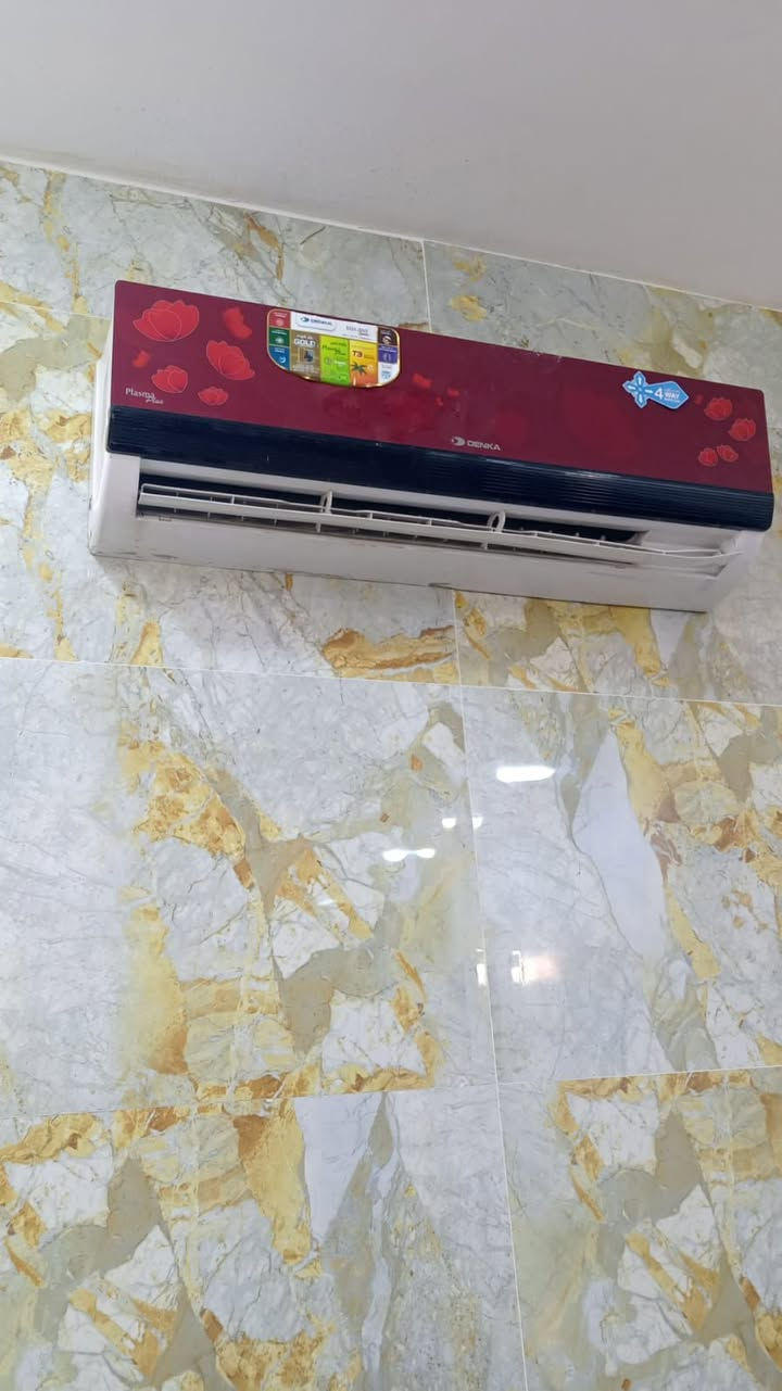 يوجد سبلت للبيع  دنكه طنين نظيف
السبلت أبد ماداخل تصليح سعره 350 وبيه مجال عنواني كربلاء الشبانات 
***********
