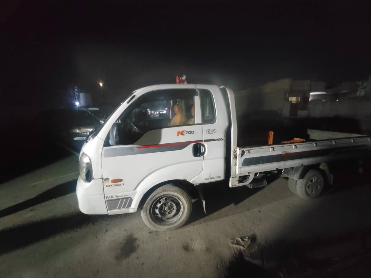 *********** او *********** سياره كيا حمل مسكر كفاله محرك وكير السعر ٥٠ وبيها مجال موديل 2011
