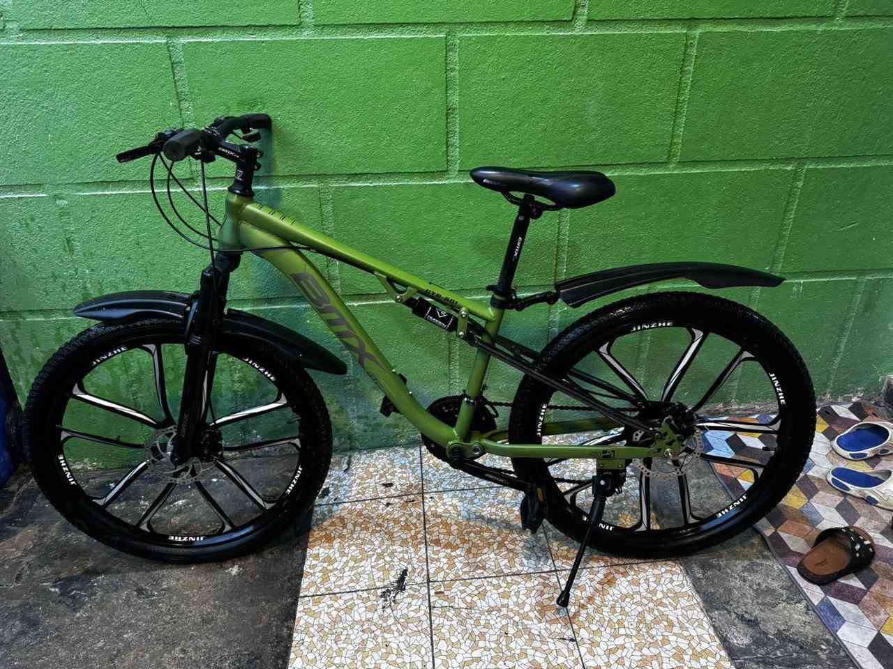 باسيكل حجم ٢٤ جبلي جديد ماركه BMX استخدام شهرين السعر ١٧٥ الف وبيه مجال 
بغداد الغزاليه الهايكل قرب أسواق ريماس
***********
