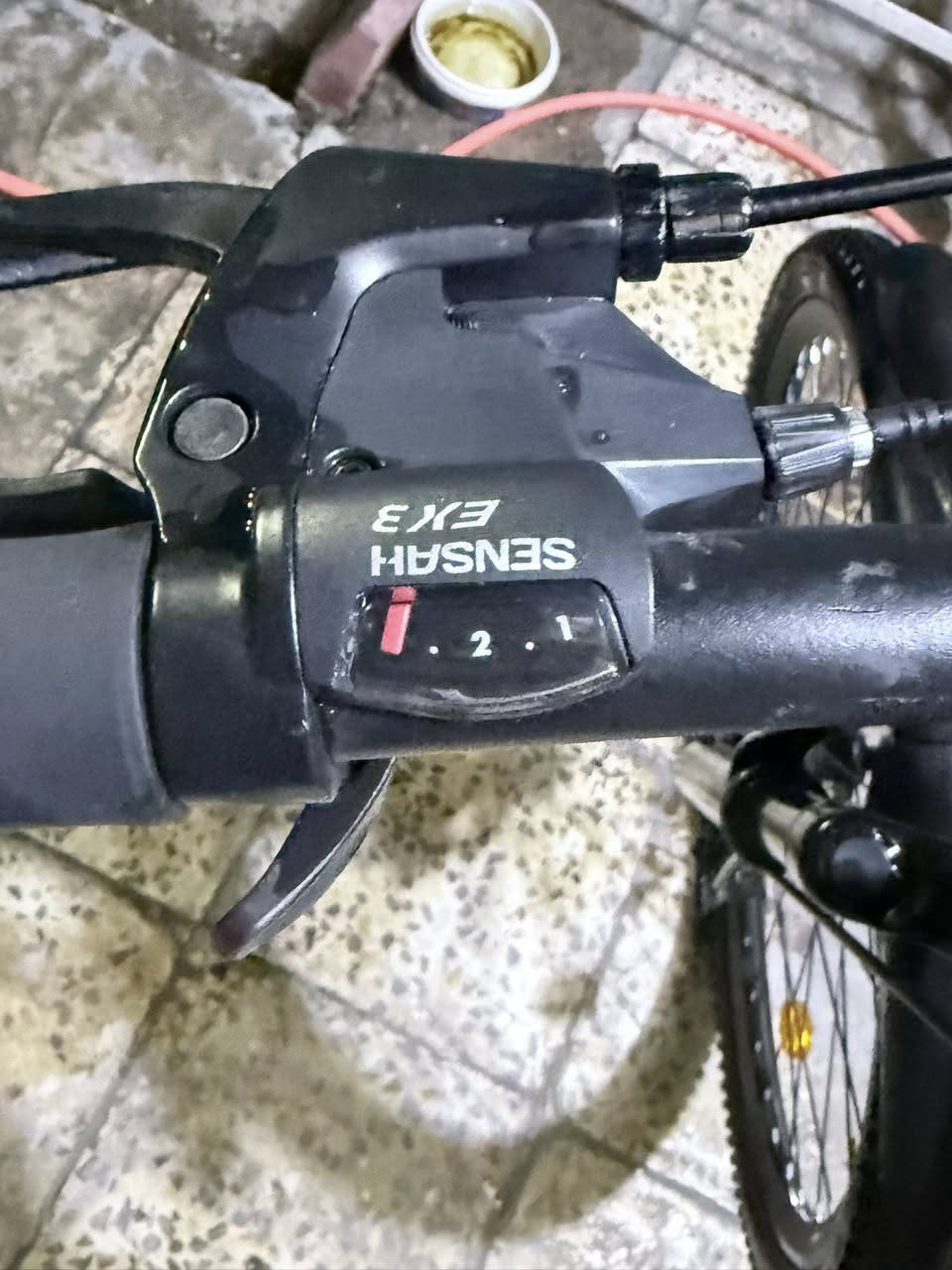 سلام عليكم شبابنا الطيبة عندي بايسكل للبيع نوعيته ماونتن بايك Mountain Bike جديد ونظيف مستخدم قليل سبعة گير ثلاث نمر ما بيه اي مشكلة ولا عطل قطع اصلية ما مبدل بيه شي وتايراته جديدة ونظيفة الاصلية زنجيل اصلي بلادي پايدرات نظيفة ما بيها اي عطل كشن مال شركة نفسها وبريكاته قوية الصينية مالته اصلية بلادي دبلات امامي وضعها ممتاز ما مشخط ولا مضروب ولا واگع البايسكل وما بيه نقص سعره 200 الف وبيه مجال حگ الجية مكاني بغداد حي البنوگ الرقم
***********
