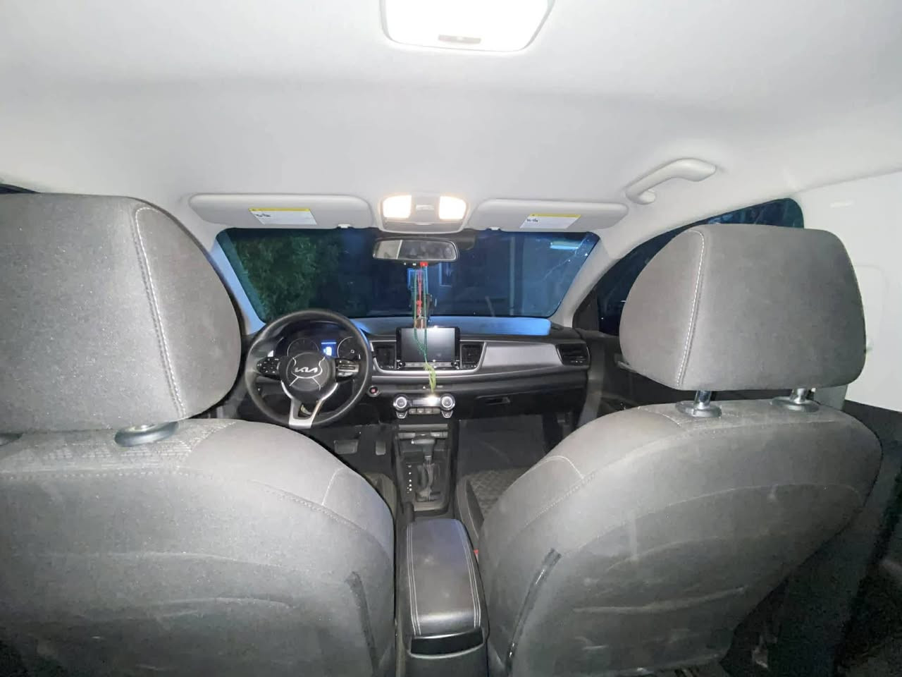 للبيع كيا ريو 2023سيارة جديدة خير من الله وارد أمريكي بنيد وجماملغ وشوية بخشم الشاصي بدون رقم بيع بدون رقم السعر 115وبية مجال بسيط ***********
