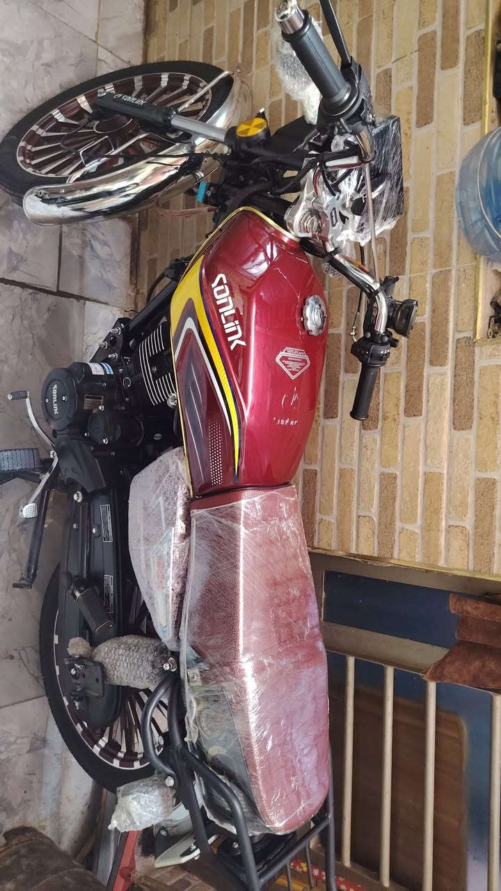 السلام عليكم دراجة إيراني للبيع موديل2025 دراجه جديده مستعمله قليل زيرو مكفوله كفاله عامه من كََلشي الدراجه مستخدمه أقل من اسبوع دراجه جديده
تشغيل عن بعد
عدد بصمه 2
ماشيه 1000
مكاني بغداد الكريعات *********** متواجد واتساب السعر خاص رجا لمو شراي لايتصل
