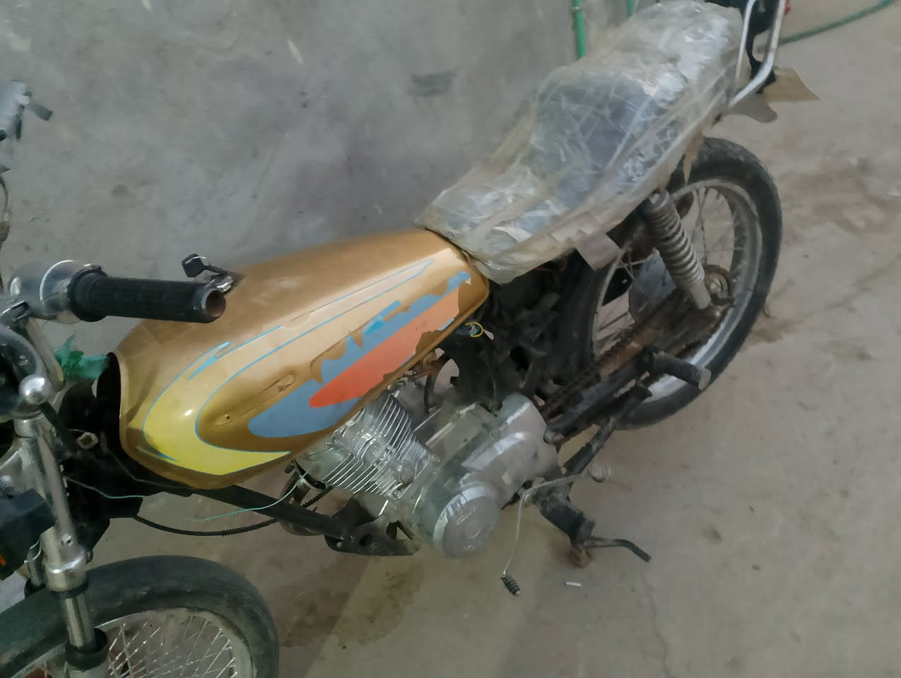 كلك البيع مكان غراف سعر ٣٥٠ وبيه مجال شراي  ما متواجد  ع فيس جاسم محمد العيداوي صاحب دراجه


**إذا كنت صاحب هذا الإعلان وتريد حذفه لأي سبب، رجاءا أرسل رسالة إلى الدعم الفني**