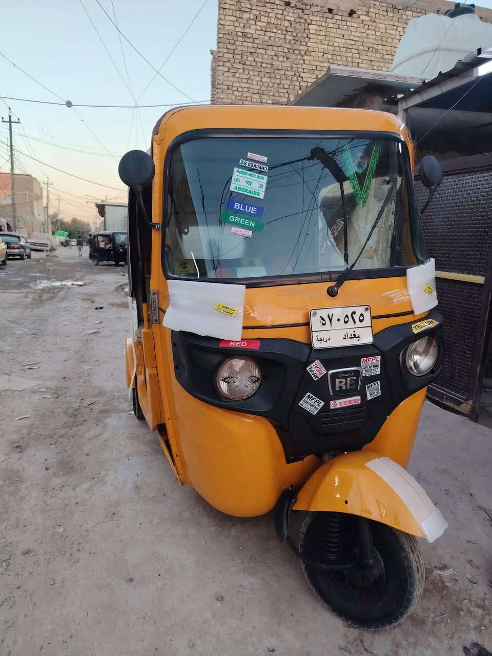 سلام عليكم تكتك موديل 2019 شهر التاسع مظلع جاهزه من كلشي مكينه وكبر وكسل تخم تاير بلاديه قطره معجون ابيها غير الدوسات بس تحويل مباشر مكانها بغدادالطالبيه شقق سعرها ٥٨٠٠ وبيها مجال للشراي الاستفسار علرقم ***********
