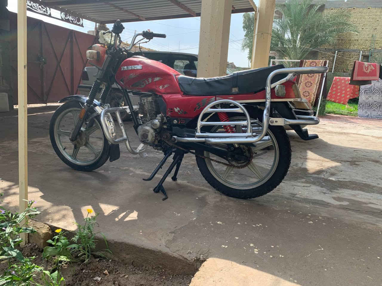 دراجة فيوم موديل 2012 بلاديه وياها 6 أوراق الأصوليات،، اوراقها كوت ،، شاصي نظيف واصلي ،،، تخم تايرات،، مكينة نشطة تاكل الكاع ،، كهربائيات شغاله نقص بس باتري ،، السعر 400;بيها مجال ،، العنوان الكوت/الدجيلي  ***********
