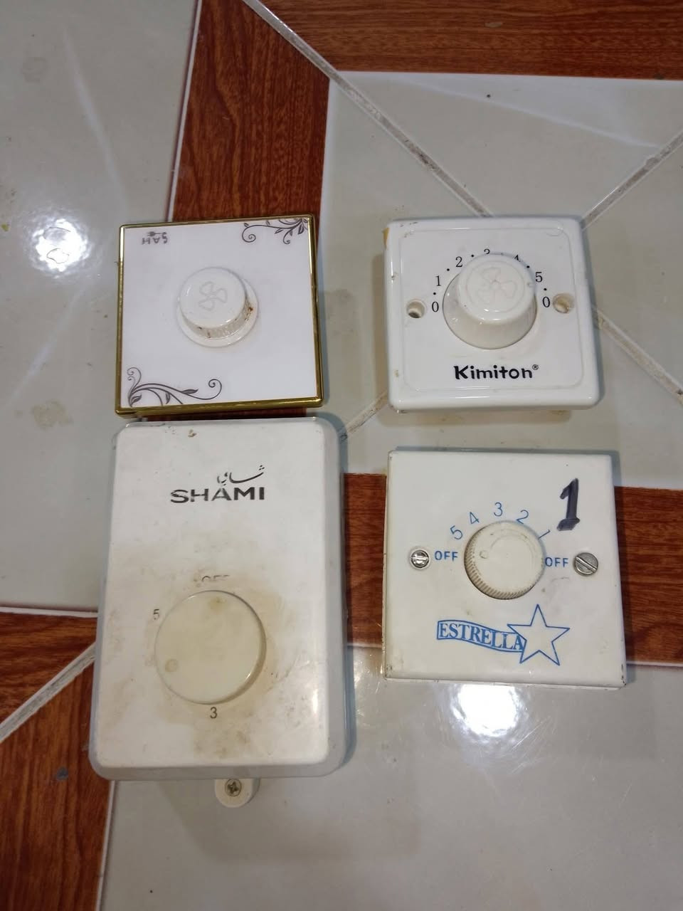 السلام عليكم من رخصة الادمن أجهزة حماية للمكيفات والسبالت للبيع سعر الواحد 4000 الالاف دينار ومنظمات مراوح سعر الواحد 2000 اللفين دينار مكانهن في مركز البصرة حي الطويسة أو حي المهندسين في القبلة للمراسلة على ماسنجر صفحة الناسر أو الاتصال في الأرقام *********** أو *********** أو الوات ساب العائد لهذه الأرقام تحياتي مع الشكر
