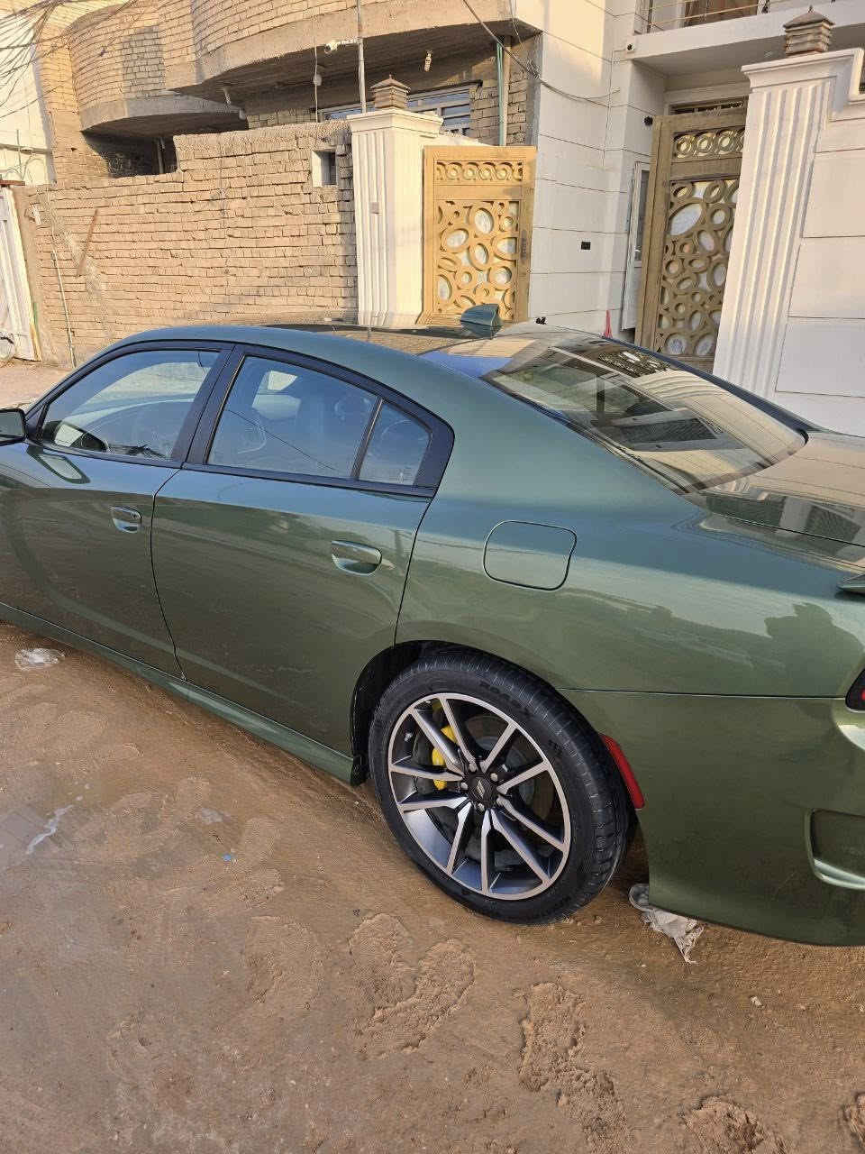 سلام عليكم جارجر ٢٠٢٢ RT لون مميز فول مواصفات عده الفتحه ماشيه ٤٠كلش جديده اخت الكفاله حادثه بس حافه  البنيد السياره كله ليبل واحد ايرباك دركه ودشبول  صور الحادث والسونار موجودات السياره  شواصي ولغود كفاله والراديترات مالات الشركه ما واصللهن الحادث السياره رقم بغداد بأسمي 
مواصفات 
كشنات جلد تدفئه وتبريد وميموري دبات سود بلادي وشاشه جبيره وشفتات وحساسات ورادارات جانبيه والمري قلاب السياره كله بلاديه وجدا نظيفه وكلشي ما ملعوب بيه*********** مكاني كربلاء الصمود السعر 290 وبي مجال
