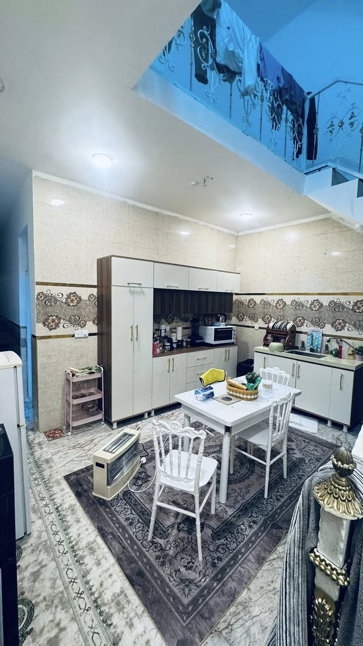 يوجد بيت مساحه 100 متر للبيع في منطقه كفائات السيديه بناء 2020
يحتوي على غرفه نوم + صاله + مطبخ + حمام 
الطابق 2 / غرفتين + حمام 

الاستفسار مع صاحب الدار / ***********
