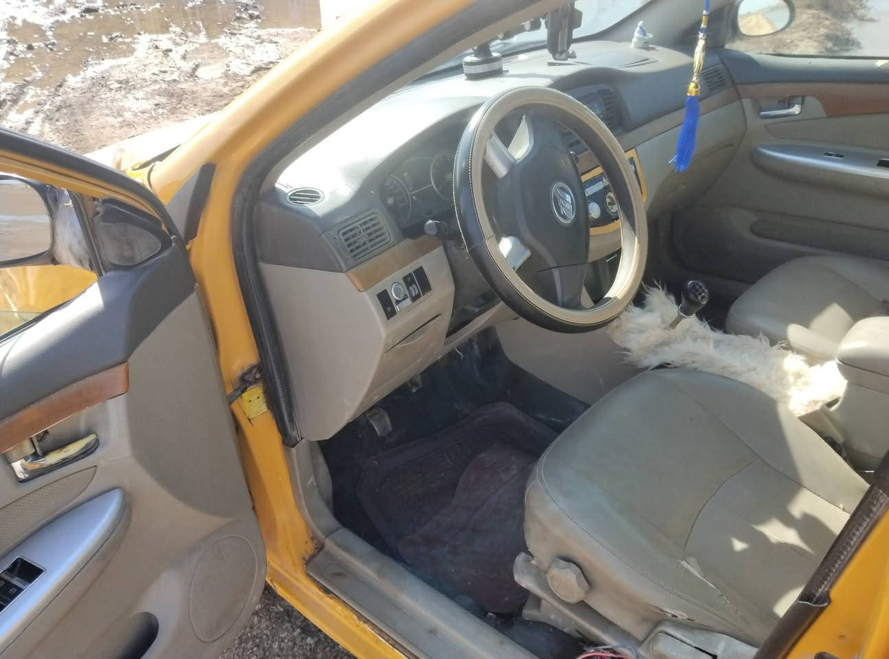 سلام عليكم سياره ليفان 2012لبيع محرك وكير كورله شرط جدد سنويه نافذه عنوان سماوه سوير ‏.سعر 25          ‪0780 679 6528‬‏
