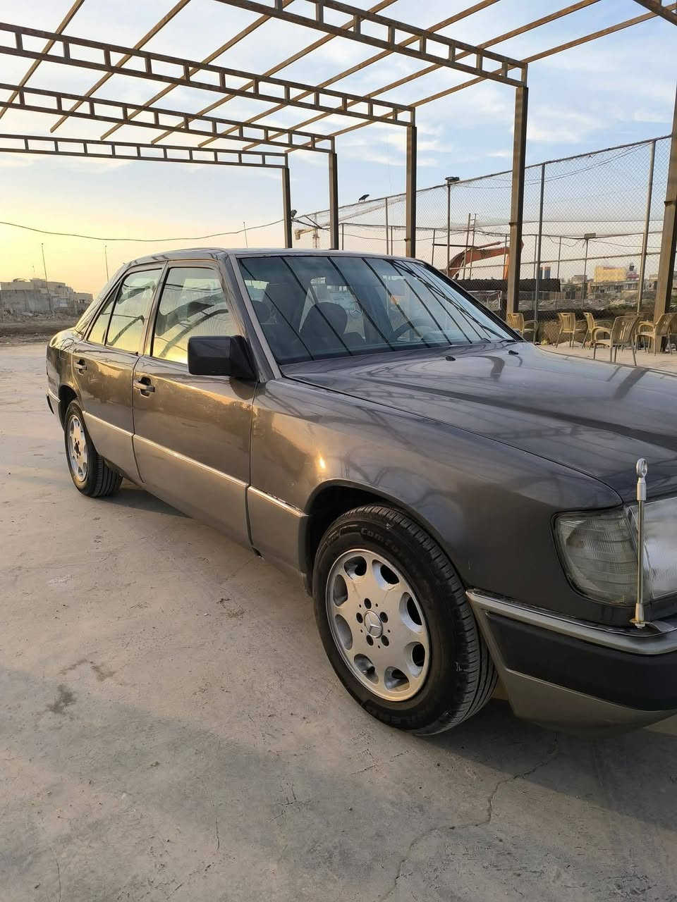 السلام عليكم
مارسدس موديل 87 محدث 91 مكينه 2 ونص VVTI 

لا تنقيص ولا تبخير سيارة جاهزه قواعد دبل بلاد تبريد شغال تخم تاير وباتري جديد سياره مشدود عليها منضومة غاز  60 لتر

سياره جاهزه بدون نواقص فقط فتحه السقف ماتشتغل

رقم اربيل الدولي وكاله او مداور

سعر 60$ وبيه مجال
مكاني الديوانيه
***********
