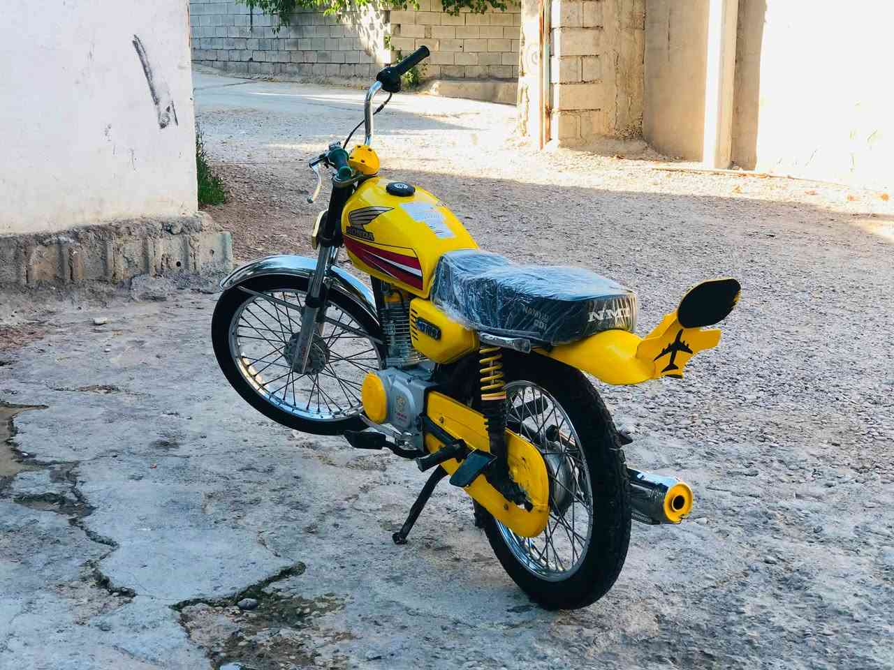 تايگر مؤديل ٢٠٢٣مه كينه ي به شه رت سه وتي تيانييه رون نادات دوكه ل ناكات شه نسي له حيموو درزي نييه  به شه رت دوو تايه و ويلي تازه 
سالانساي ره ق  شوين هه له بجه تازه 
سعري ٢٩٠هه زار قوفلي تي 
***********
