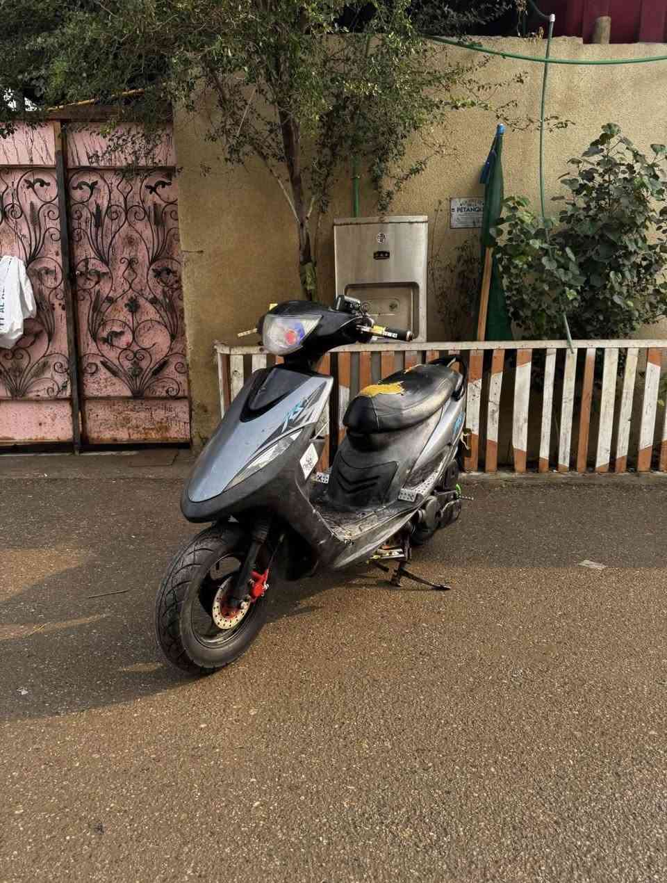 سلام عليكم ماكس عدله كفاله عامه من كلشي 
الدراجه مامفتوحه ابد  الدراجه خلسه كلش  الدراجه حلوه ونضيفه 
المكان
البصره كرمت علي حي رساله
رقمي***********
السعر800وبيه مجال لطيبين
