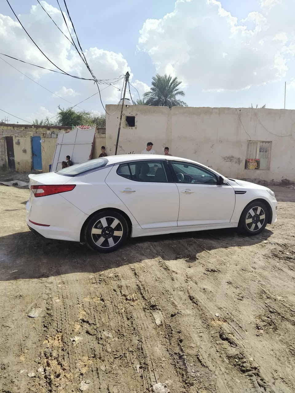 سلام عليكم للبيع سياره كيا ابتيما موديل 2012سياره خليجه سياره فول من عده فتحه  حدديه تبريد رقم انكليزي اربيل  بسمي سنويه 2031 تسقط مكينه   الفين وربعميه تدفئه بصمه سياره جاهزه عله اخر حبايه تخم تاير ويال كب رقم.. ***********؟
