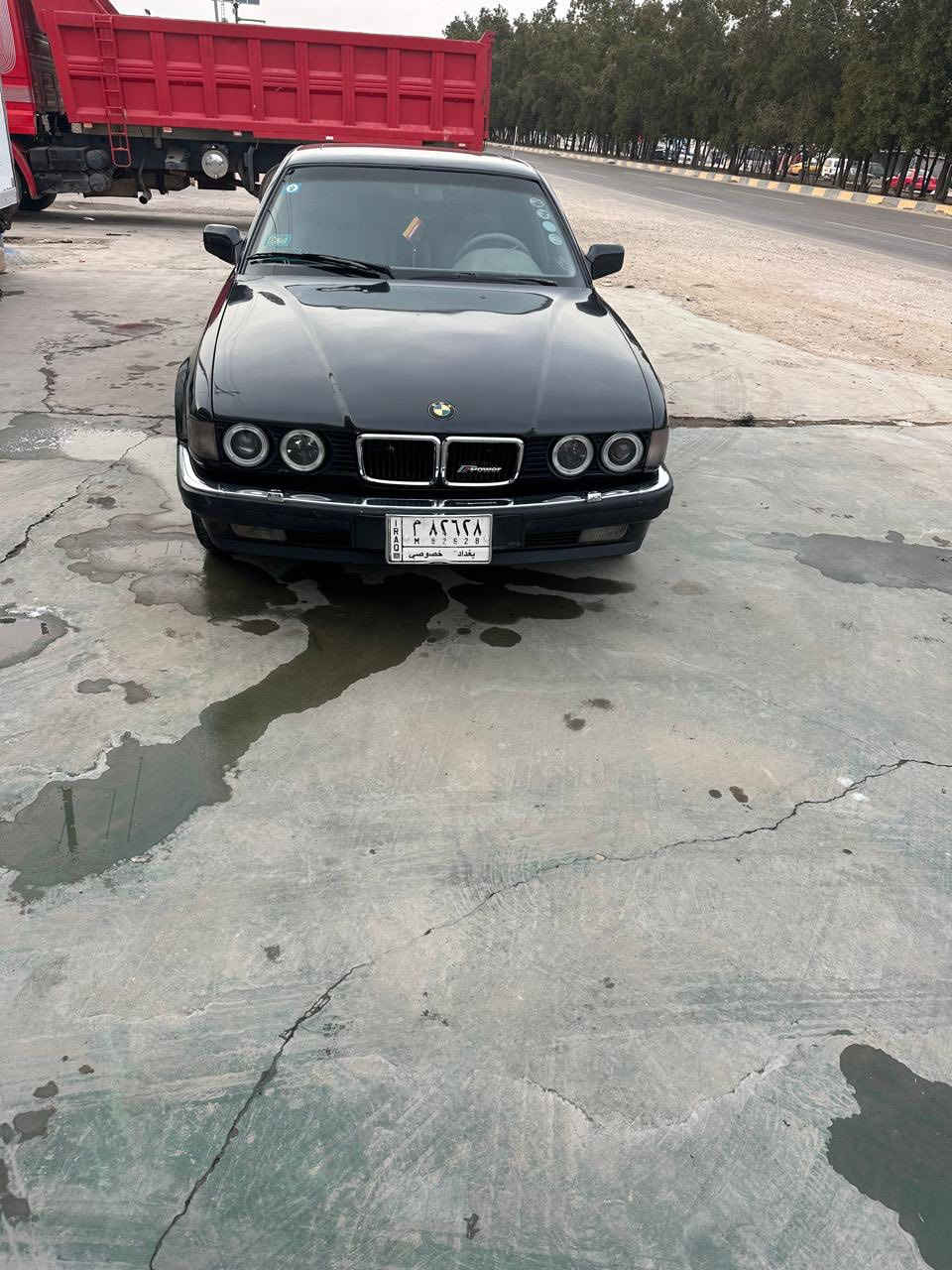 السلام عليكم للبيع بيم 735 موديل 92رقم بغداد سنويه جديده حداديه جديده وره وكدام تبريدتخم تاير فول موصفات فتحه سلايت شغال كلشي بيه شغال مصبوغه عام جماليه لا ضربه ولا معجون مكينه وكير حاويه صار شهر من شادهن سنتر لوك مكان حله ***********
