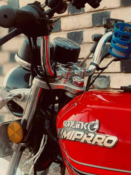 السلام عليكم
نامه برو غطاس موديل 23 رقم وسنويه  لون احمر دراجه نضيفه شوفه عينك شخط مابيهة كامله مكمله من كل النواحي المحرك يلمع لمع شلعه ومعدل فول دسك امامي تايرات جدد الله شاهد لايت زينون ثلجي درع محرك جديد الويل الورة ستوني شاده كابريتر جديدة دهن ستوني مبدله اديرلهة دهن يورل الالماني ب٨ الاف دراجه تخبل مال بيت تاخذهة ربع متصرف عليهة
السعر 1250 وبيهة مجال للطيبين
مكاني نجف
للاستفسار *********** النجف
