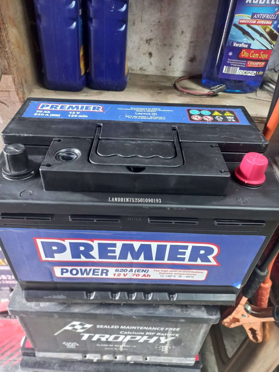 للبيع باتري قياس ٧٥ امبير السعر ٥٠ الف والقديم هاتف*********** بغداد الاعظميه بي ضمان
