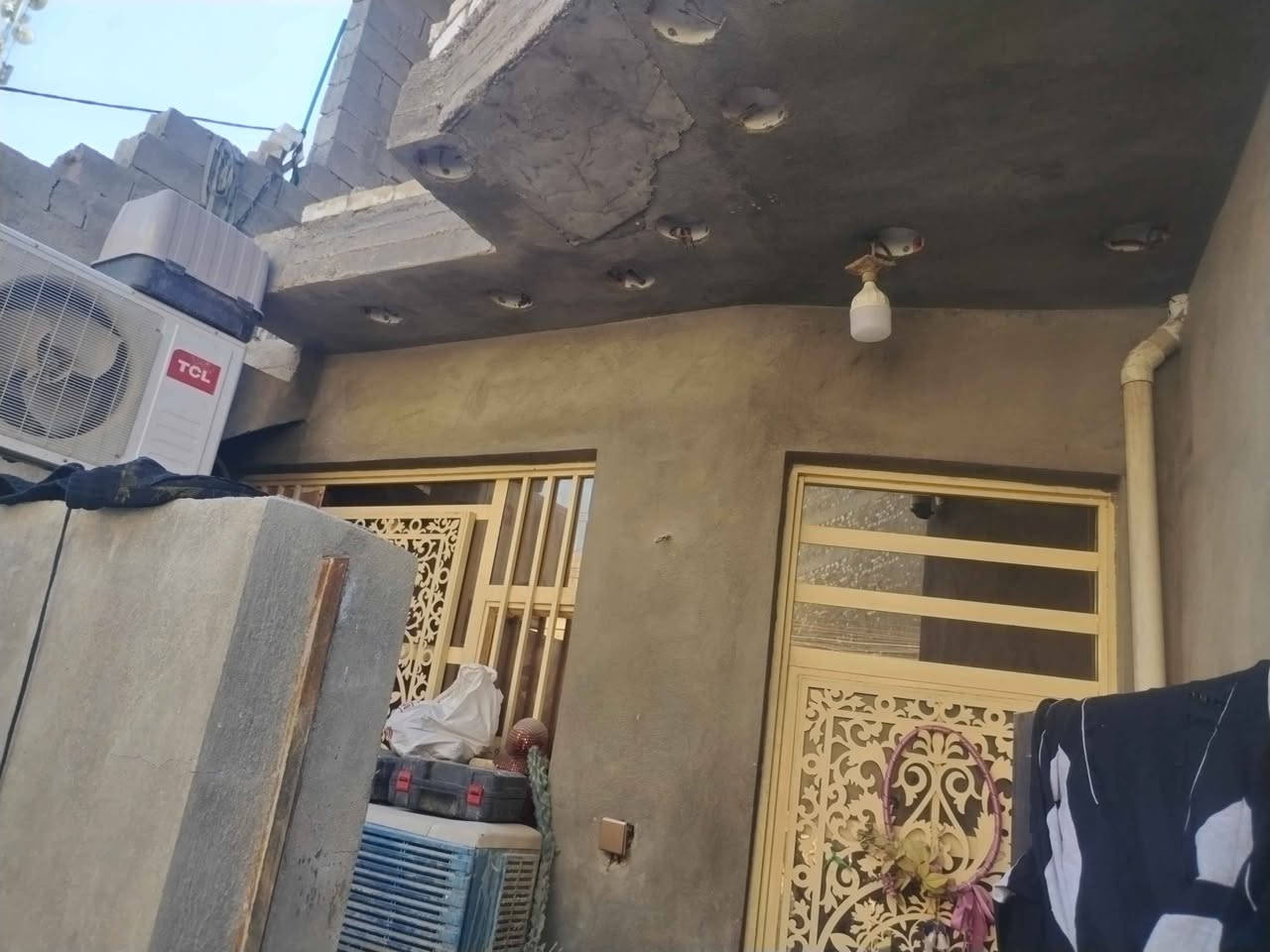 بيت للبيع في الزعفرانيه في الوليد طابو زراعي قرار 25 بي قرار محكمه بسمك شارع تبليط ومجاري المساحه سبعين متر قاطين الفوك معزول تكدر سوي مشتمل وحده السعر 68 وبي مجال قليل هذه رقمي *********** بغداد, العراق
