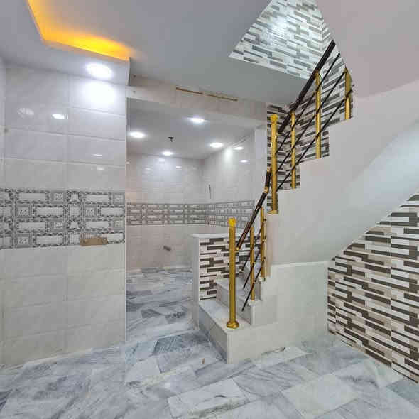 يتكون البيت من 2 غرف و حمامات داخليه وخارجيه واستقبال وصاله ومنور ومطبخ حار وبارد وبيتونه 🥰

طابو زراعي اقرار محكمة سند 25  

للأتصال او واتساب 

***********

***********

مكتب زهير الحسناوي
