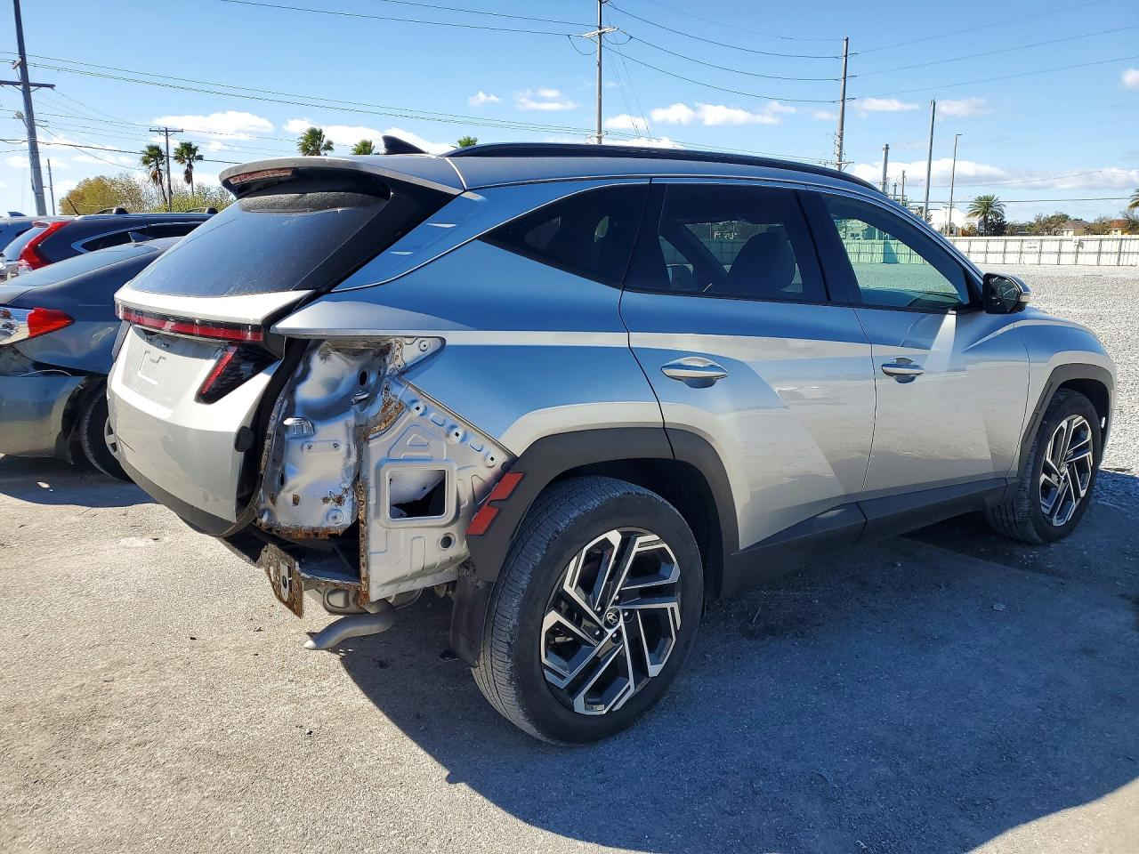 🚨 تنويه مهم
هذه السيارة معروضة في المزاد الأمريكي 🇺🇸
والمزايدة والشراء تتم عن طريق مكتب الباخرة للمزادات 🇮🇶
🔥 تدخل بكتاب الشهداء
───────────────
🚗 نوع السيارة:2025 HYUNDAI TUCSON LIMITED
📅 تاريخ المزاد:الجمعة 27-03-2026
💰 السعر: يتحدد داخل المزاد
📊 الممشى:11595 ميل فعلي
🛠️المحرك: 4 سلندر / 2.5 لتر
───────────────

🔥 مجاناً مجاناً مجاناً
📄 تقرير كارفاكس مجاني بدون أي مقابل
───────────────

🚗 سحب السيارة خلال 24 ساعة من وقت التسديد
💸 حسابات مخفّضة وعمولات أقل من السوق
───────────────

🚢 الشحن متوفر من:
🇺🇸 🇨🇦 جميع الولايات الأمريكية والكندية
➡️ شحن مباشر إلى العراق
➡️ العقبة – جبل علي – ميرسين
───────────────

🛃 تخليص كمركي كامل من ميناء أم قصر
🏔️ تخليص كمركي إلى إقليم كردستان
🇯🇴 شحن مباشر إلى عمّان (العقبة)
🇹🇷 شحن إلى ميناء ميرسين – تركيا
───────────────

🏢 فروع الشركة:
📍 الفرع الأول: بغداد – السيدية – الإعلام
📍 الفرع الثاني: الإمارات العربية المتحدة – الشارقة – الصناعية 4
───────────────

👥 مجموعة البيع والشراء:
https://www.facebook.com/share/g/17pXXBgeeU/?mibextid=wwXIfr

───────────────

🎵 TikTok:
https://www.tiktok.com/@al_bakhera?t=8qGOLioZlVE&_r=1

───────────────

📞 للاستفسار والتواصل:
+9647739115599


**إذا كنت صاحب هذا الإعلان وتريد حذفه لأي سبب، رجاءا أرسل رسالة إلى الدعم الفني**