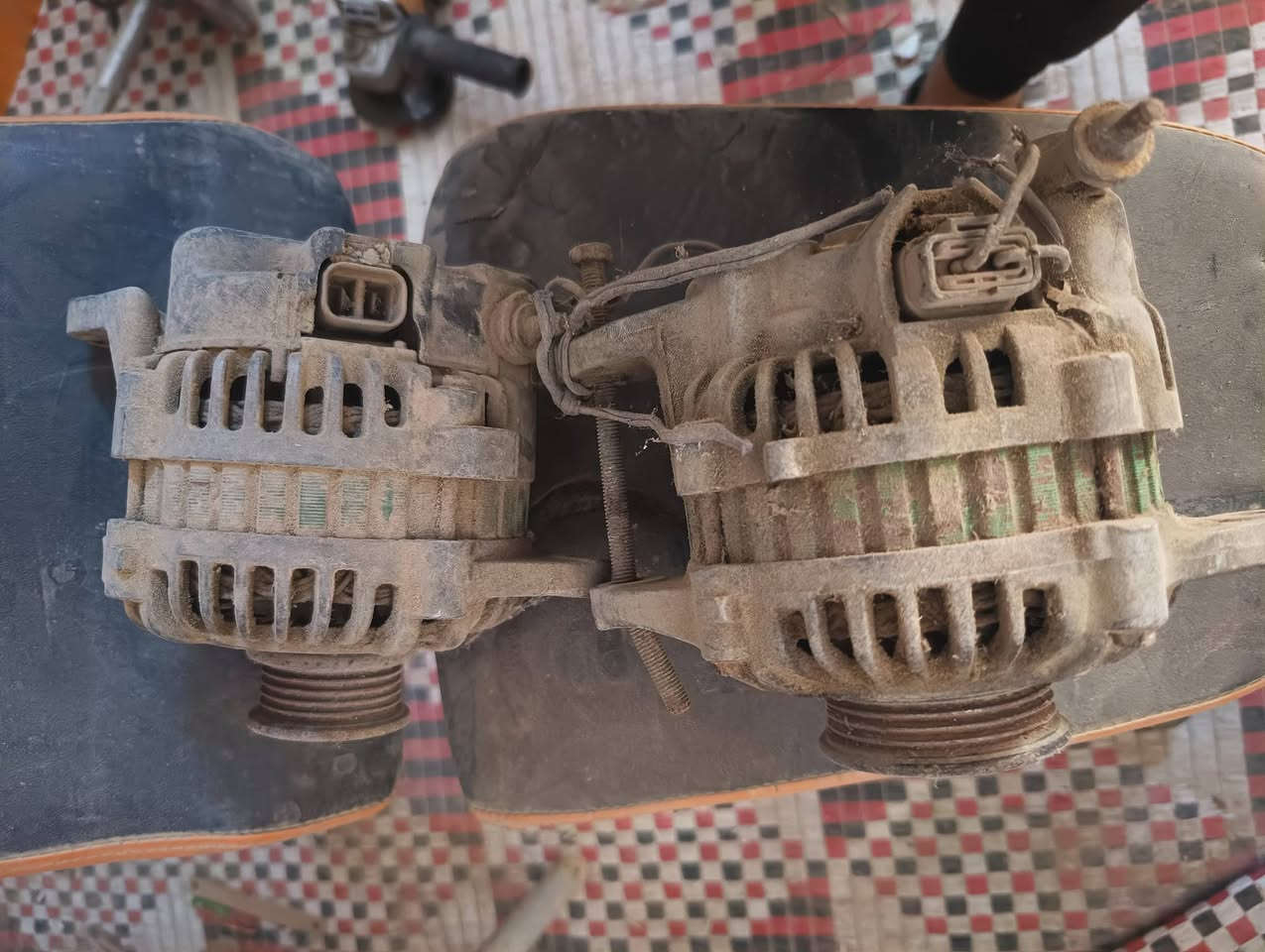 غراض سيارة للبيع
جتل سياره
اوياله عدد 2
مروحه وداينمو عدد 2
***********
