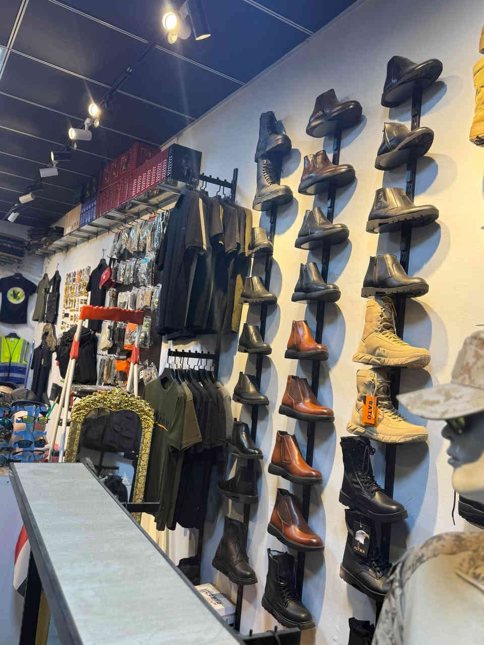 ‎تجهيزات عسكريه للبيع عدم التفرغ
العنوان شارع بغداد قرب جاسم ابو الباجه

للاستفسار ***********‎ عمارة, ميسان
