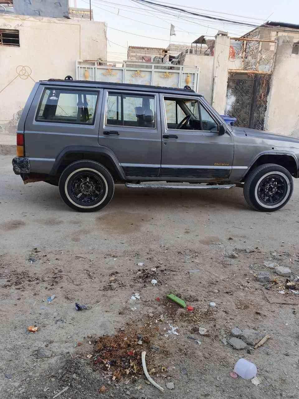 يا الله سلام عليكم سياره جيب شي روكي موديل 91 رقم بغداد انجليزي قسمي ثانوي لل 30 العنوان البصره***********//////***********/////46
