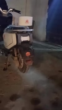 دراجه شحن صارلي شهر و15يوم من شتريتهه دراجه سرعتهه 75 وتمشي 100 كيلو د...