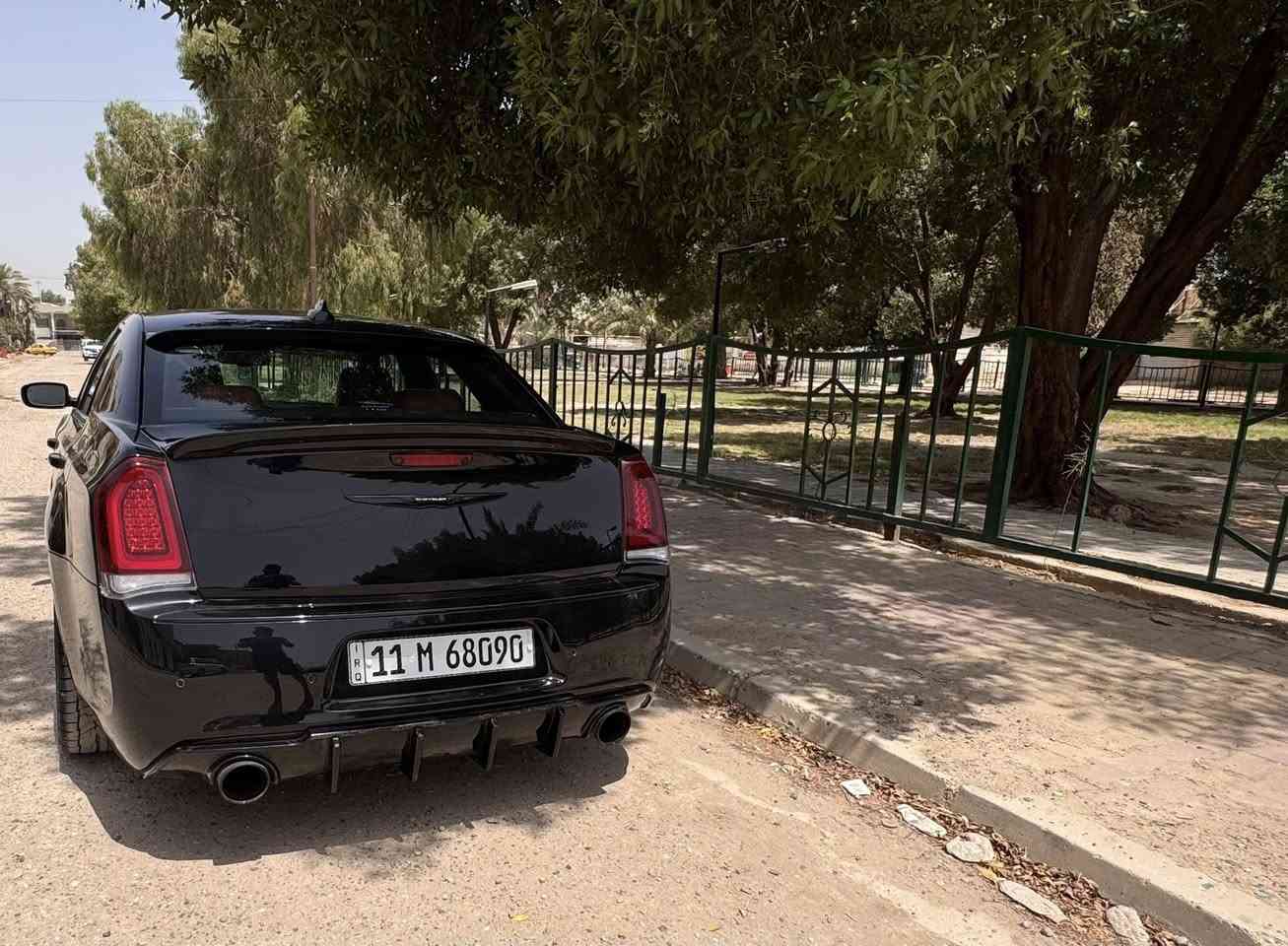 السلام عليكم 
اوباما(كرايسلر) 2021 V8/5700  
فول مواصفات  معروفة الفول❤️
الاضافات 
شوتة afe 
دركة RPM كاربون فايبر 
هدرز امريكن ريسنك دبات موبار.ويل تايتن ريسنك امريكي اويل كاج كان 
بوابات للاكزوز 
انارة داخلية متغيرة احدث نظام بنيد srt ٣ فتحات + بنيدها الاصلي موجود سليم 💯  تاخذة وية السيارة
دفيوزر خلفي + لحية
الحادث فقط قبغ جنطة مبدل بدون دواخل
مكاني بغداد سنوية وهزة جديدة 
السعر 305 $الف


**إذا كنت صاحب هذا الإعلان وتريد حذفه لأي سبب، رجاءا أرسل رسالة إلى الدعم الفني**