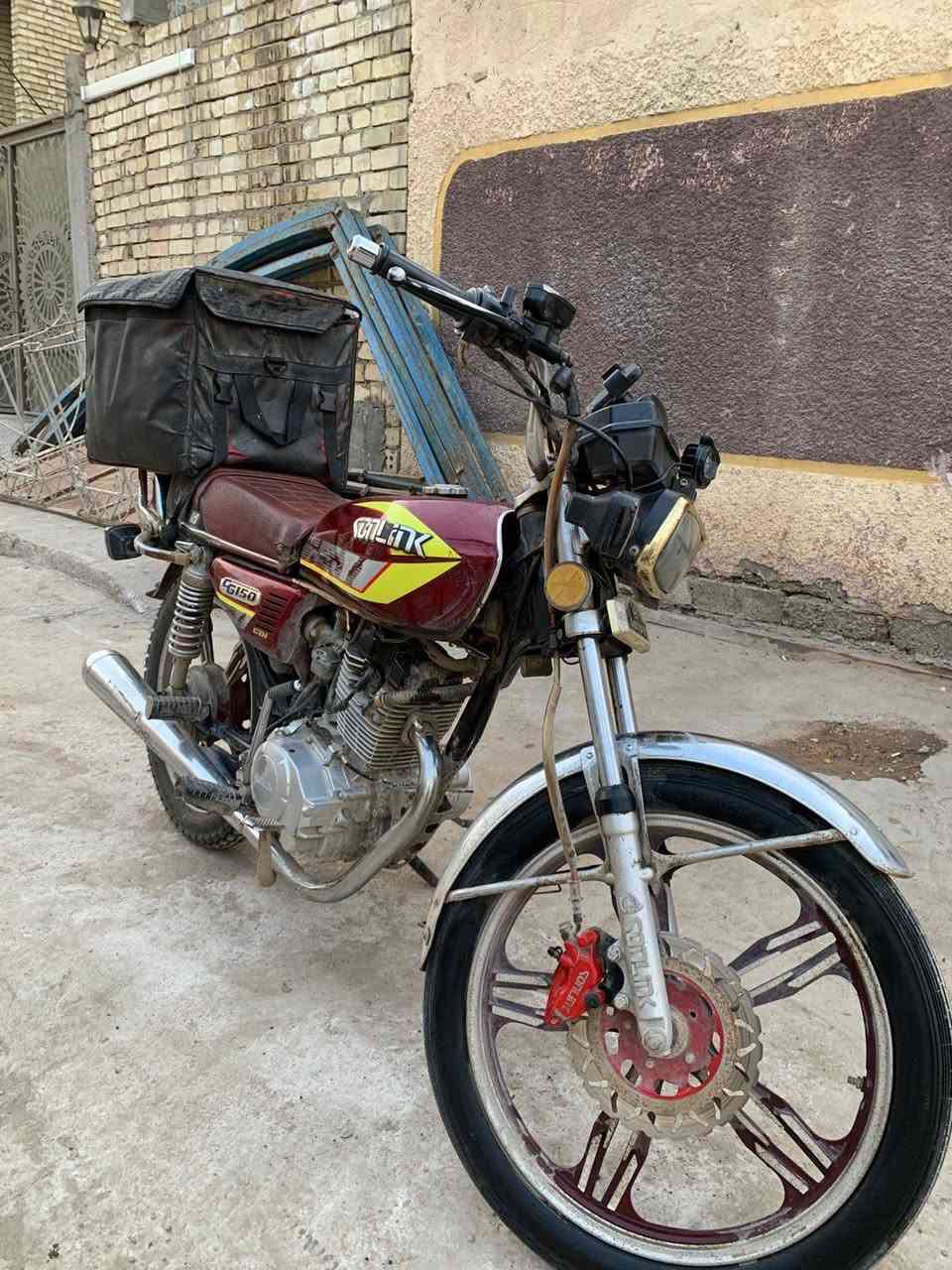 دراجه ايراني 5 كير للبيع الدراجه مابيه نقص مكينه مكفوله 
السعر 550 وبيه مجال بسيط مكاني الشعب.
 رقمي متواجد واتساب و رصيد ***********.
