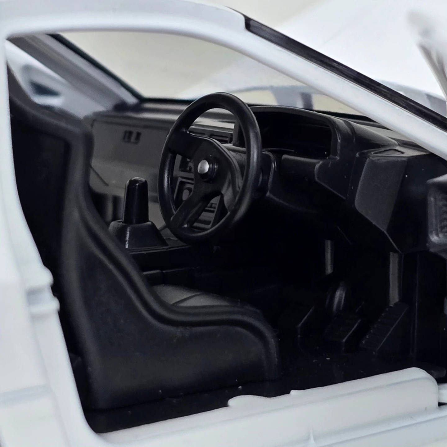 Mazda RX-7 FC 🚘
مجسم سيارة حجم 1:24
تفتح كامل أبواب بنيد صندوق لايت امامي يصعد ينزل + إضاءة + صوت
السعر : 18 الف
توصيل متوفر لجميع أنحاء العراق 🇮🇶📦


**إذا كنت صاحب هذا الإعلان وتريد حذفه لأي سبب، رجاءا أرسل رسالة إلى الدعم الفني**