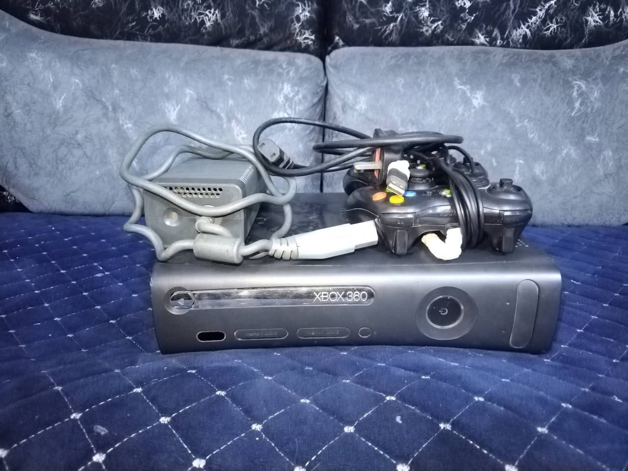 للبيع بلي XBOX 360
#الجميع


**إذا كنت صاحب هذا الإعلان وتريد حذفه لأي سبب، رجاءا أرسل رسالة إلى الدعم الفني**