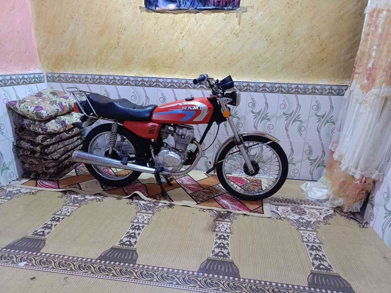 السلام عليكم دراجه للبيع ادوات بصره القبله بوكاني سعر الدراجه سعر 450 
***********
