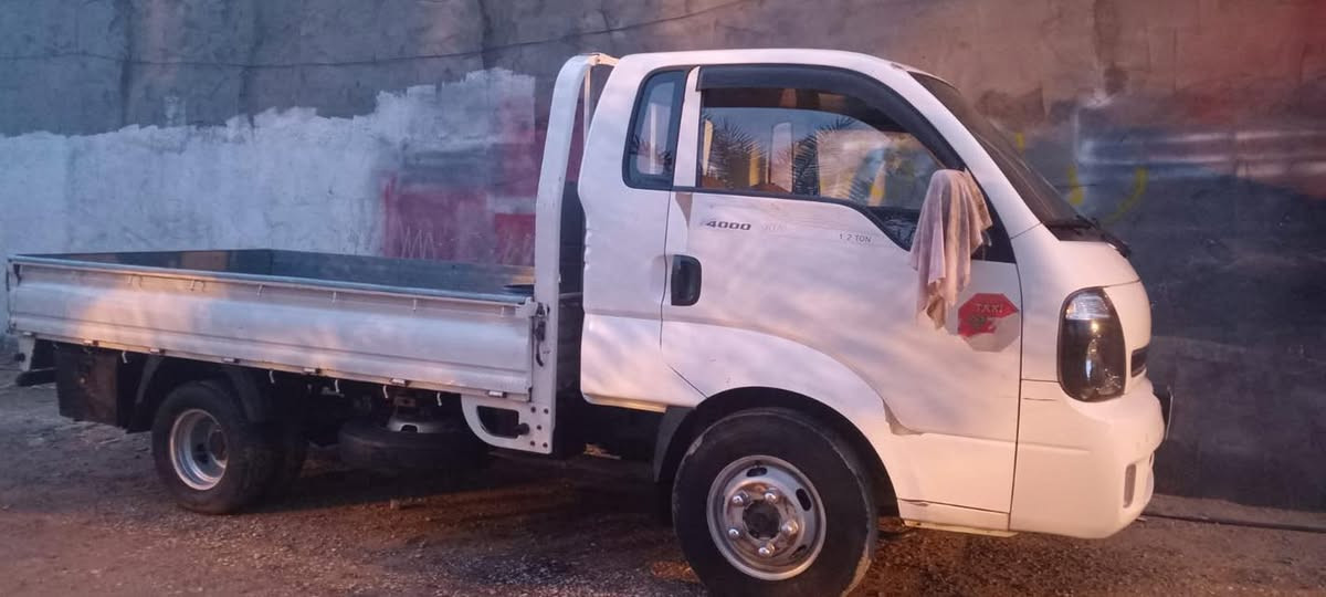 سلام عليكم. كيا فحل 2018للبيع رقم قادسيه بسمنه 
تحويل ثاني يوم مكفوله من الصبغ بيها طخه بسيطه باب السايق كير محرك صدر تبريد كله شغال المكان بغداد حي البتول 
السعر 125 
***********
