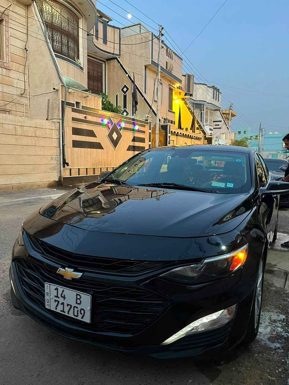 السلام عليكم ماليبو موديل 24 كفاله عامه بس بنيد وراجع بارد سياره جاهزه كير محرك حداديه تخم تاير تايرك للربيل رقم بصره حره تحويل ثاني يوم سياره جاهزه على حبايه ربع ماذب عليه ماشيه 90 موصفات LT معروفه حادثه كدام عينك حته البدنه نفسه ما مبدلينه بس بارد. ولباقي كفاله عامه من جكه الابره *********** عنوان الجنينه لشراي ياخبرني ويدلل Singapore
