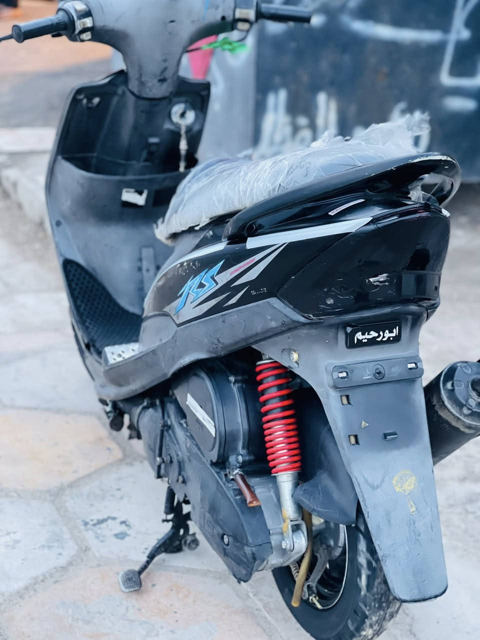 يالله سلام عليكم ..🙆🏻دراجه ماكس عدله  دراجه كفاله عامه  صاله شهر او تقريب 5ايام كلشي شغال بيه ماعده بس لواير رون دراجه طلع معدل 100/الي شراي يرسلني ويدلل مكاني بصره قضاء القرنه رقم الهاتف ***********
