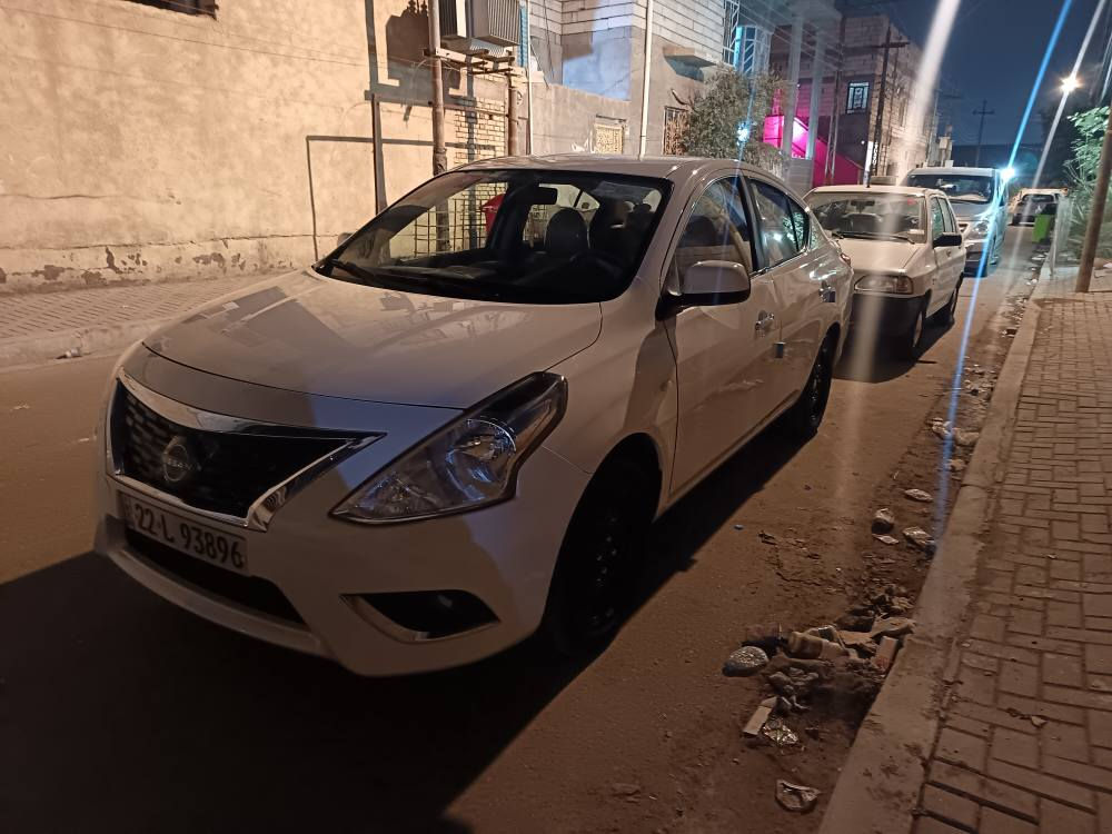 نيسان صني هندي مديل 24 ماشيه ٣٦ الف فقط السياره جديده كلش بيه كارت قليل بل باب السائق فقط سياره جديده شبك جديد السعر ١٢٦ رقمي *********** بغداد, العراق
